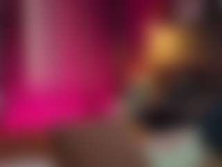 Live cam show with Les-Moonie - Green Eyes on Chatstar