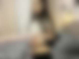 Bella's Live Sex Cam Show