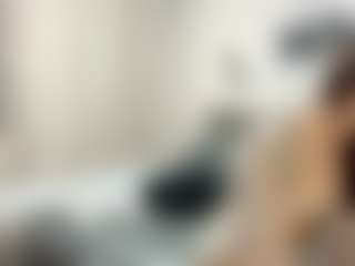 Live cam show with Bella - Shaved on CamClone