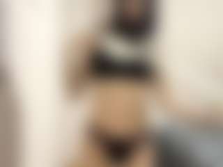 Live cam show with Bella - Belly on Camsoda
