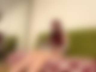 Live cam show with SuzanStjean - Facial Piercings on AdultVida.com