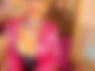 Live cam show with EvelynaGrey - Blonde Hair MILF on Milfs Live