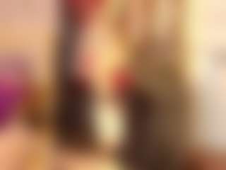 Live cam show with EvelynaGrey - Skinny MILF on slutload