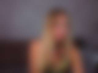 Live cam show with Lady-Alise - Cute on Dolls Live