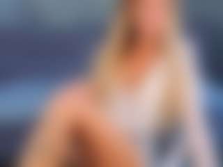 Live cam show with Lady-Alise - Ass Bouncing on AdultVida.com
