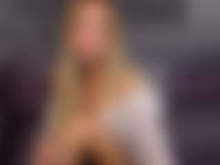 Live cam show with Lady-Alise - Teasing on Milfs Live