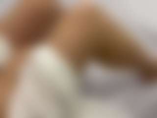 Live cam show with Izabel - Camel Toe on Camsoda