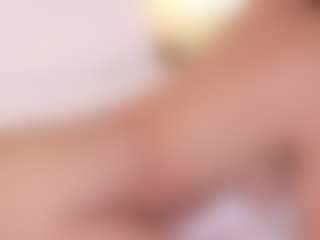 Live cam show with Molly - Cute on dropp.cam