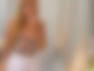Live cam show with Saphira-Flame - New Lovense on CamClone