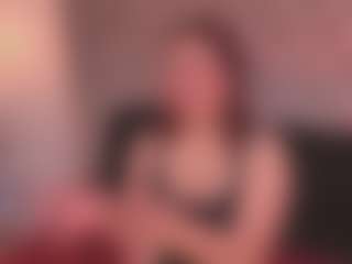 Live cam show with Allia Moon - Amateur on Uber Horny