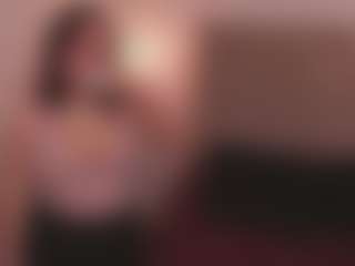 Live cam show with Allia Moon - Flash on milfzrlive.com