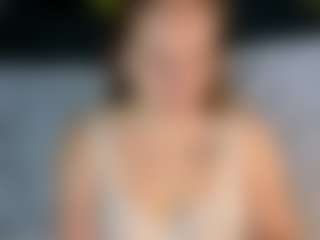 Live cam show with Laminel-Cassia - Spanks on CamwithHer
