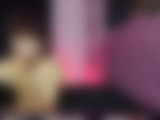 Live cam show with Laramucci - Cum on Gym Cam Girls