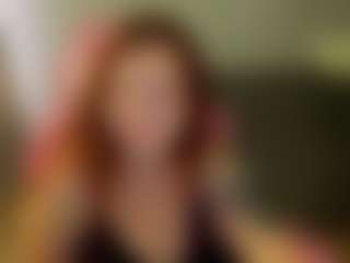 Live cam show with lisaaxfox - Green Eyes on SmokeAndPoke