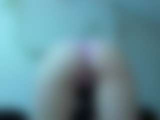 Live cam show with Mia - Thin on livesexfox.com