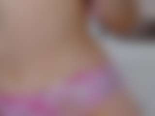 Live cam show with Mia - Upskirt on thefappeningchat.com
