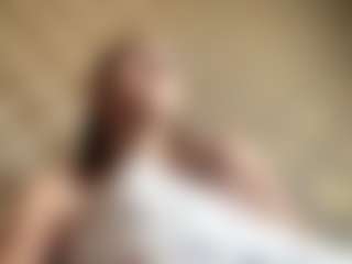 Live cam show with EnaScaffe - Skinny on Camsoda