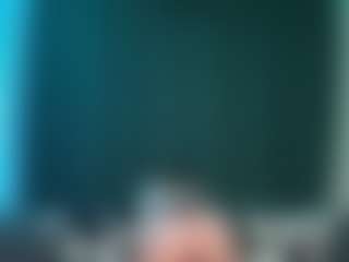 Live cam show with Val - Cute on TeamSkeetLive