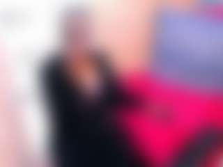 Live cam show with silkyeboni - Domination on 1on1-livenow
