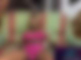 Live cam show with sydneylilou - Brown Eyes Ebony on Camsoda