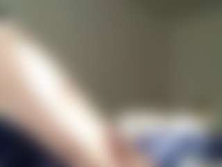 Live cam show with KarriRuffcorn - Brown Hair on Camming Site