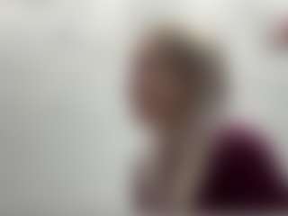 Live cam show with Lea - Blonde Hair Middle Aged on Stripli.com