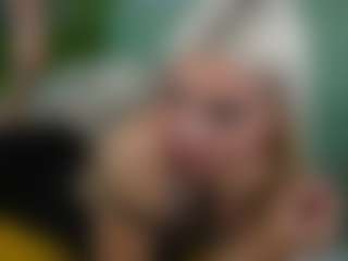 Live cam show with Molly - Moaning on StripNow