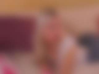 Live cam show with Molly - Average on makecum.org
