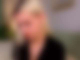 Live cam show with Molly - Solo on luckytryst.com