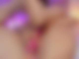 Live cam show with Emily-Jhons - Petite on Camsoda