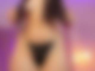 Live cam show with Emily-Jhons - Petite on luckytryst.com