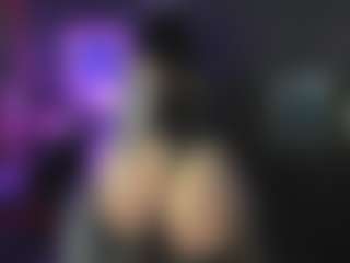 LisaSin MILF webcam performer live streaming