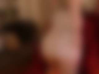 Live cam show with LisaSin - Teasing on AdultVida.com