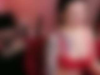 Live cam show with LisaSin - Striptease MILF on xDating