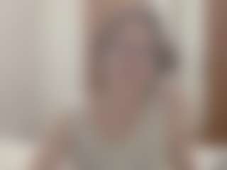 Live cam show with Emily - Facial Piercings on liverealitysex.com