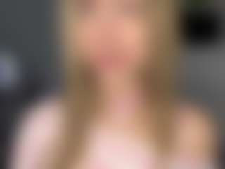 Live cam show with MyTrombetta - Petite on friskycurves.com