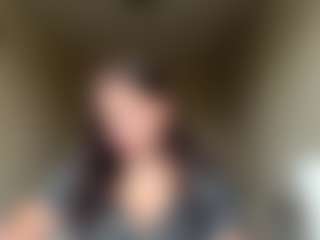 RoxyFragmin MILF webcam performer live streaming