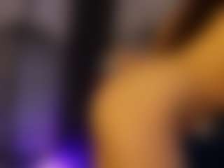 Live cam show with Christynne - Flashing on madthumbs