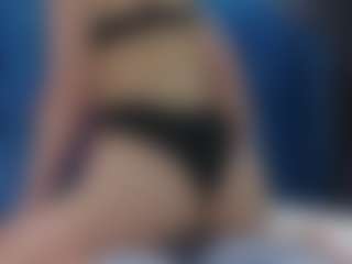 Live cam show with MayaPratt - Moaning on madthumbs