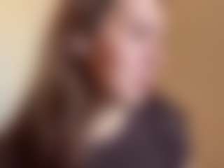 Live cam show with Thea - Facial on Camsoda