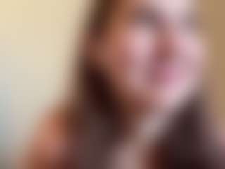 Live cam show with Thea - Facial on Camsoda