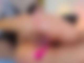 Live cam show with karlarossee - Brown Eyes on AdultVida.com