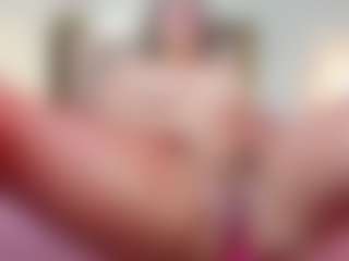 Live cam show with karlarossee - Camel Toe on Camsoda