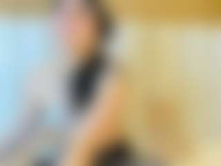 Live cam show with estefanyaura - Public on https://playwithruby.com
