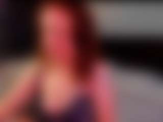 Live cam show with Kira - Mature on madthumbs
