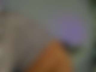 Live cam show with Kira - Middle Aged on madthumbs