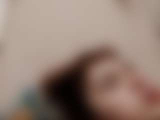 Live cam show with Mia - Nipple Piercings on Camsoda