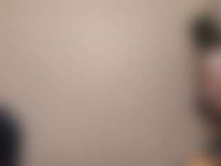 Mia's Live Sex Cam Show