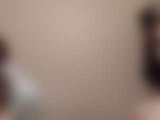 Live cam show with Mia - Strip on Camming Site