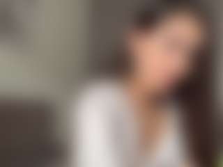 Live cam show with Milana - Small Tits Brown Hair on fapnchat